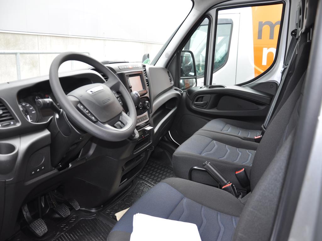 Machines, tools, merchandise / workshop equipment of the automobile sector / <br>tyre service-10