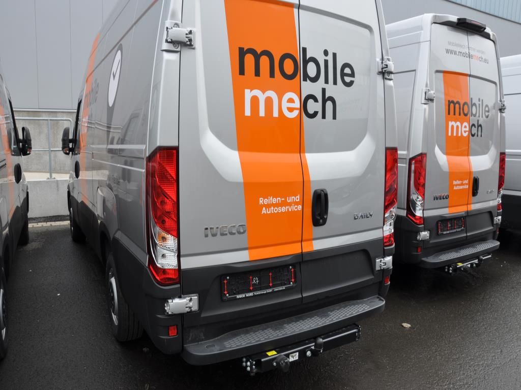 Machines, tools, merchandise / workshop equipment of the automobile sector / <br>tyre service-1