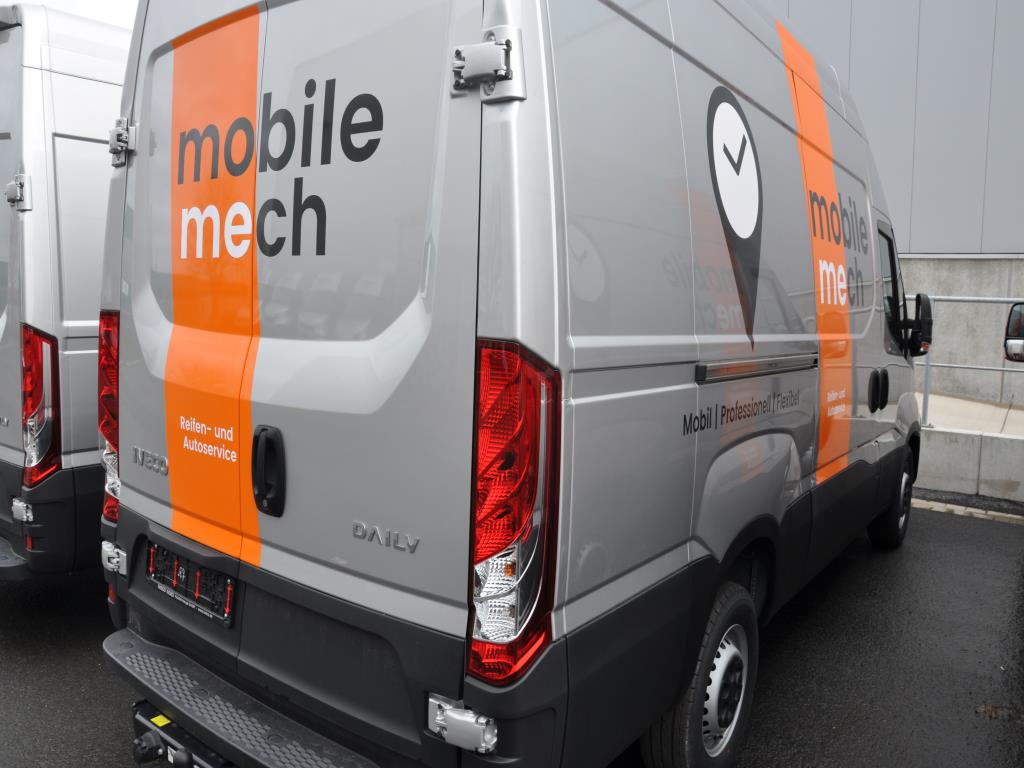 Machines, tools, merchandise / workshop equipment of the automobile sector / <br>tyre service-8