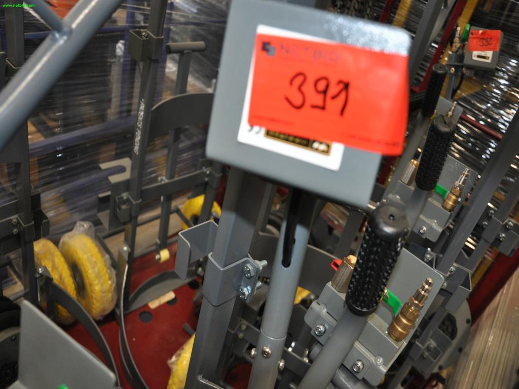 Maschinen, Werkzeuge, Handelsware / Werkstattausrüstung aus dem Umfeld<br> KFZ-Handwerk / Reifendienst-2