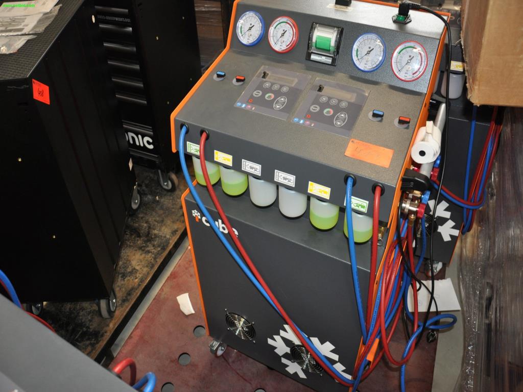 Machines, outils, produits commerciaux / équipement d'atelier de l'environnement<br> Artisanat automobile / service de pneus-1