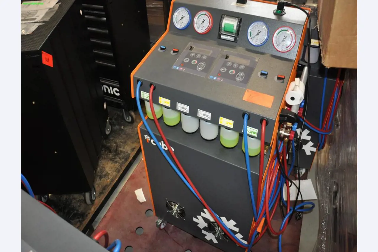 Máquinas, ferramentas, mercadorias / equipamento de oficina do ambiente<br> Comércio automóvel / serviço de pneus-1