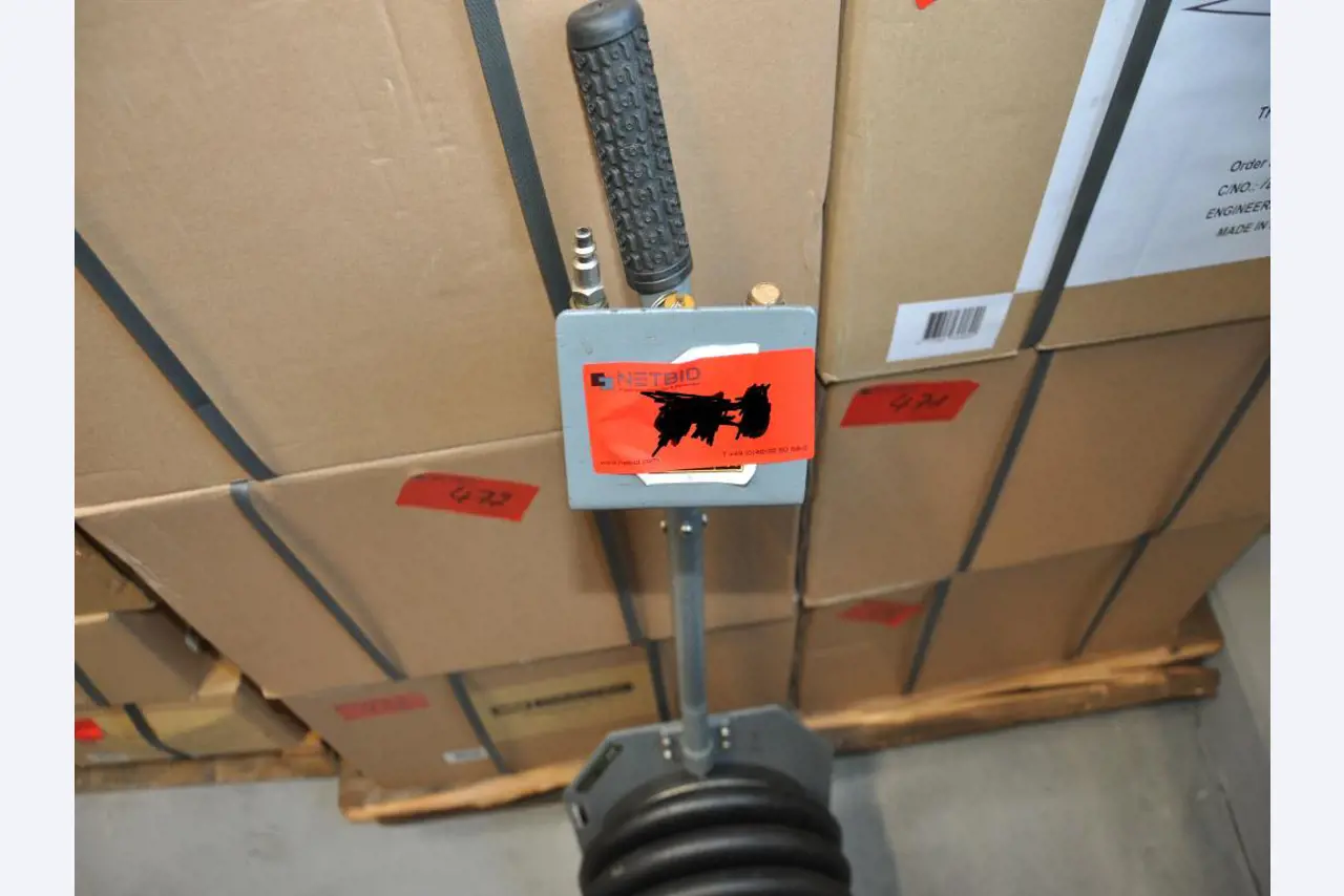 Máquinas, ferramentas, mercadorias / equipamento de oficina do ambiente<br> Comércio automóvel / serviço de pneus-3