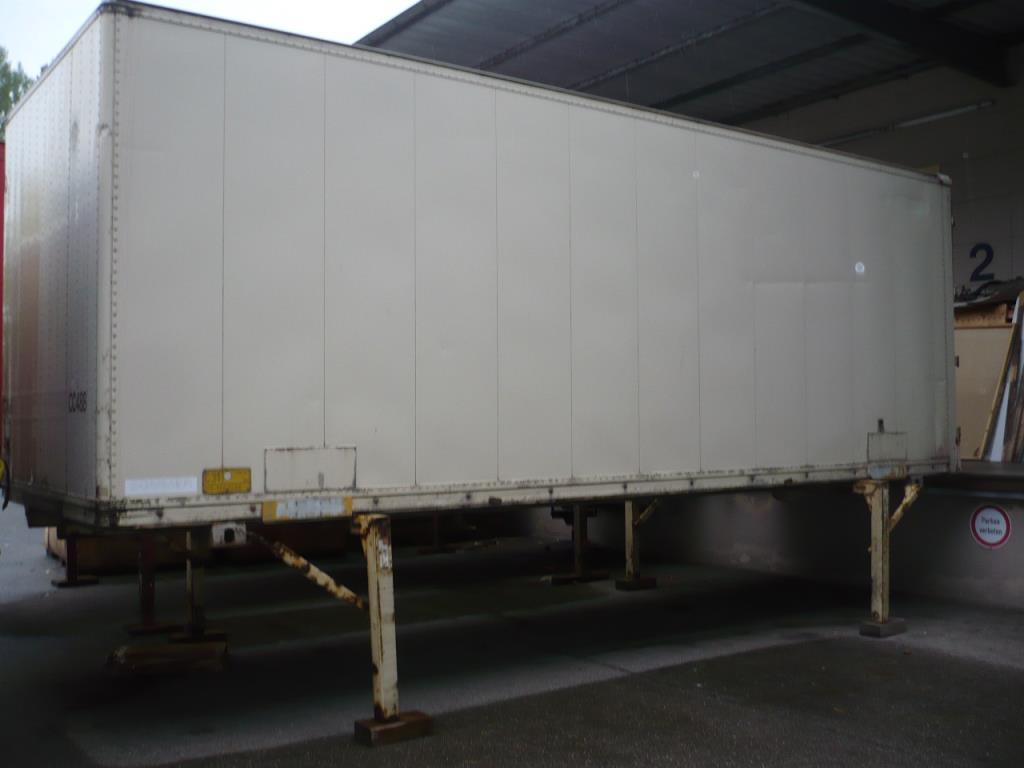 Vehicle fleet of freight forwarder-1