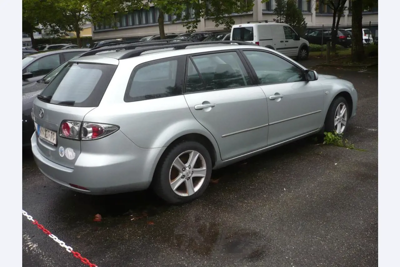 Vehicle fleet of freight forwarder-2