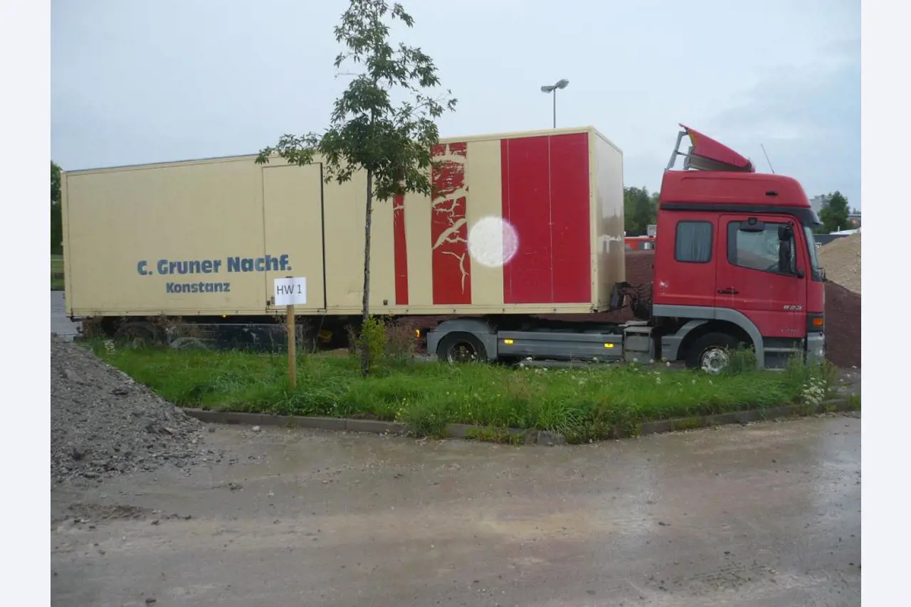 Vehicle fleet of freight forwarder-6