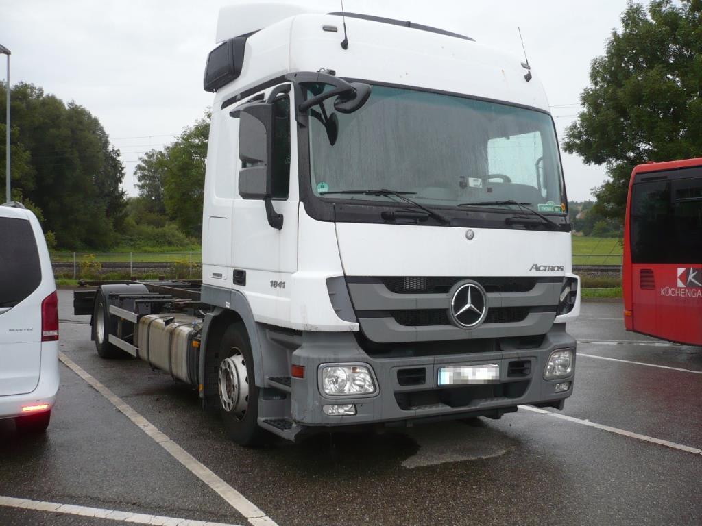 Vehicle fleet of freight forwarder-2