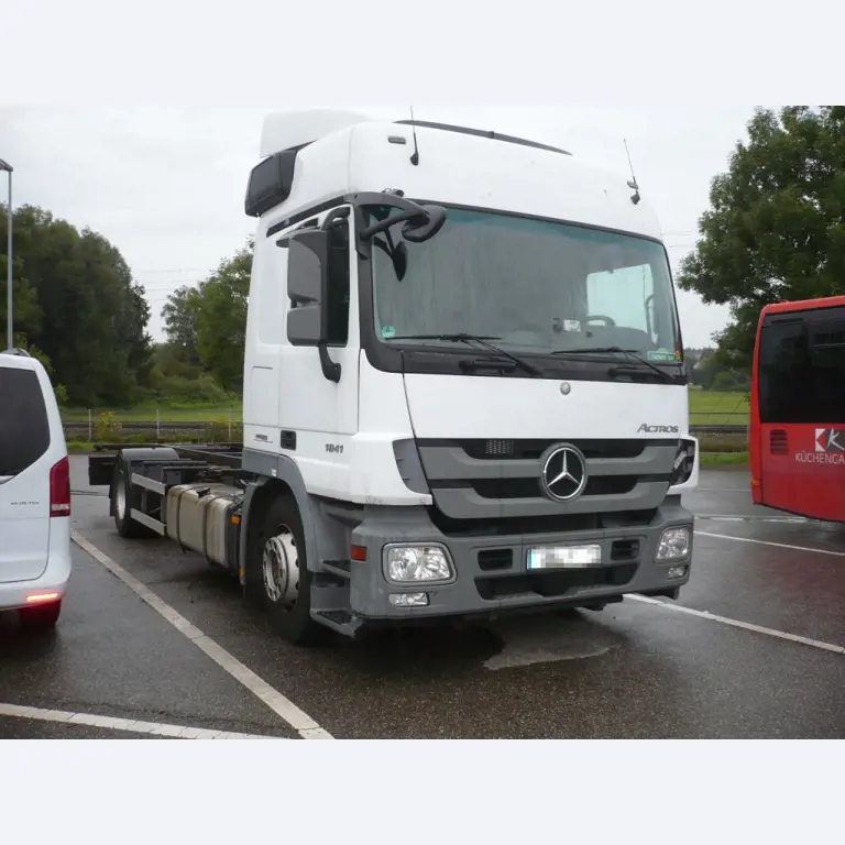 Vehicle fleet of freight forwarder-2