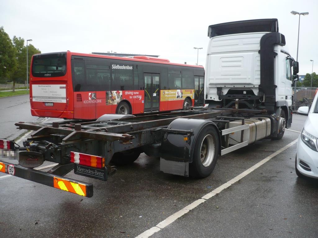 Vehicle fleet of freight forwarder-4