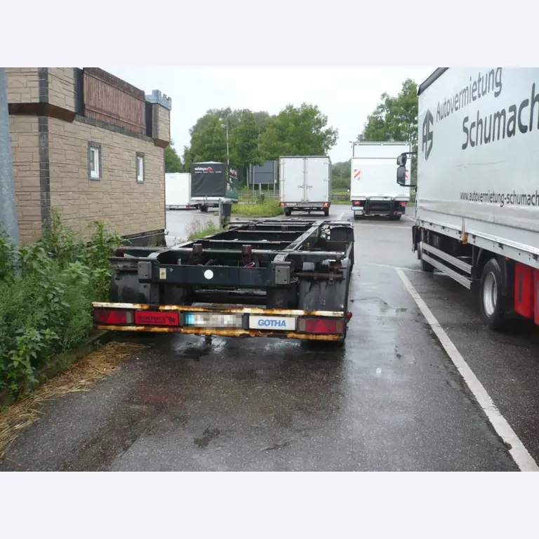Vehicle fleet of freight forwarder-3
