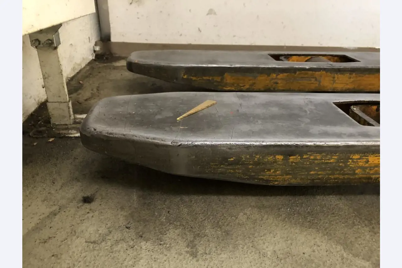 no longer required machinery / equipment from a training workshop-2