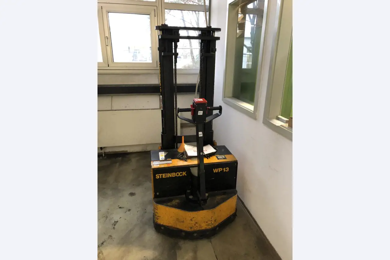 no longer required machinery / equipment from a training workshop-1
