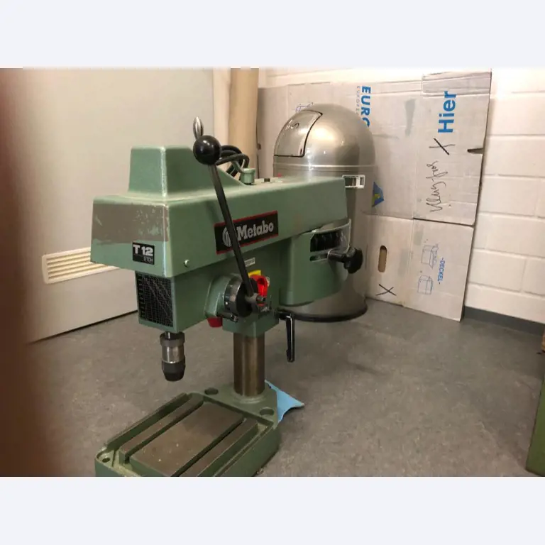 nicht mehr benötigte Maschinen/ Gerätschaften aus einer Lehrwerkstatt -1