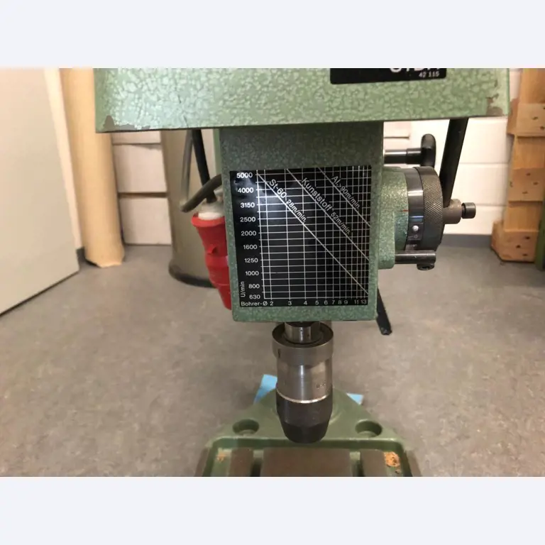 nicht mehr benötigte Maschinen/ Gerätschaften aus einer Lehrwerkstatt -2