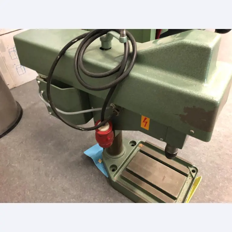 nicht mehr benötigte Maschinen/ Gerätschaften aus einer Lehrwerkstatt -5