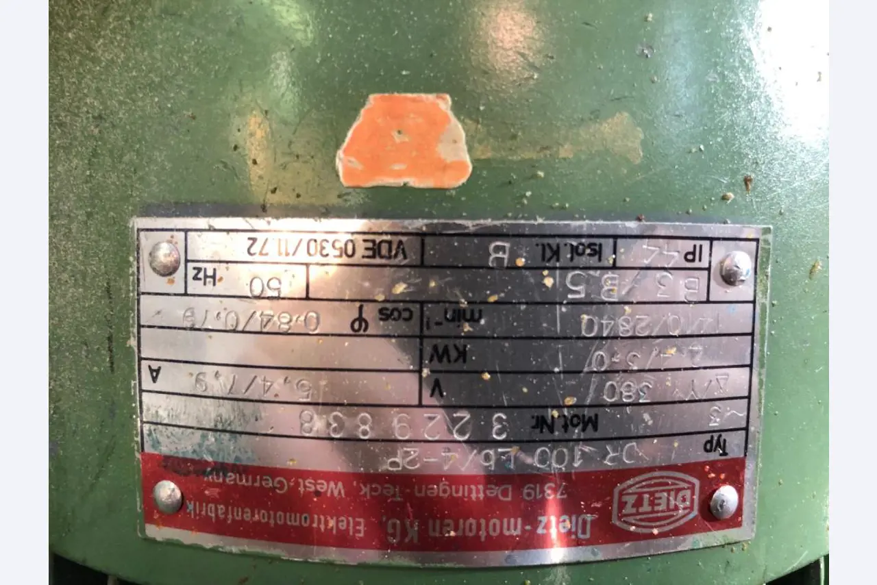no longer required machinery / equipment from a training workshop-2