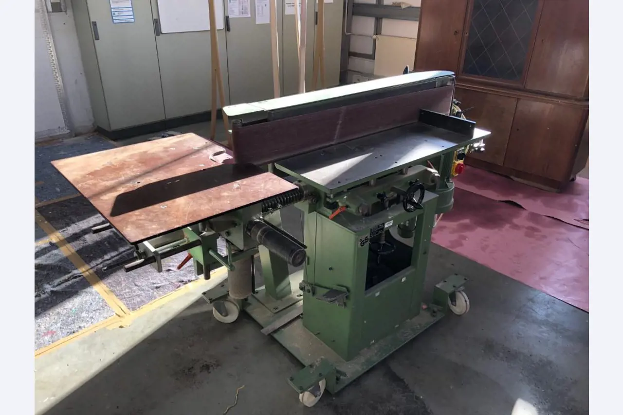 no longer required machinery / equipment from a training workshop-7