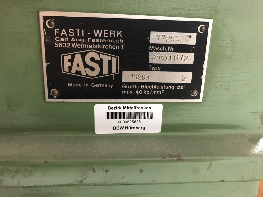 no longer required machinery / equipment from a training workshop-2