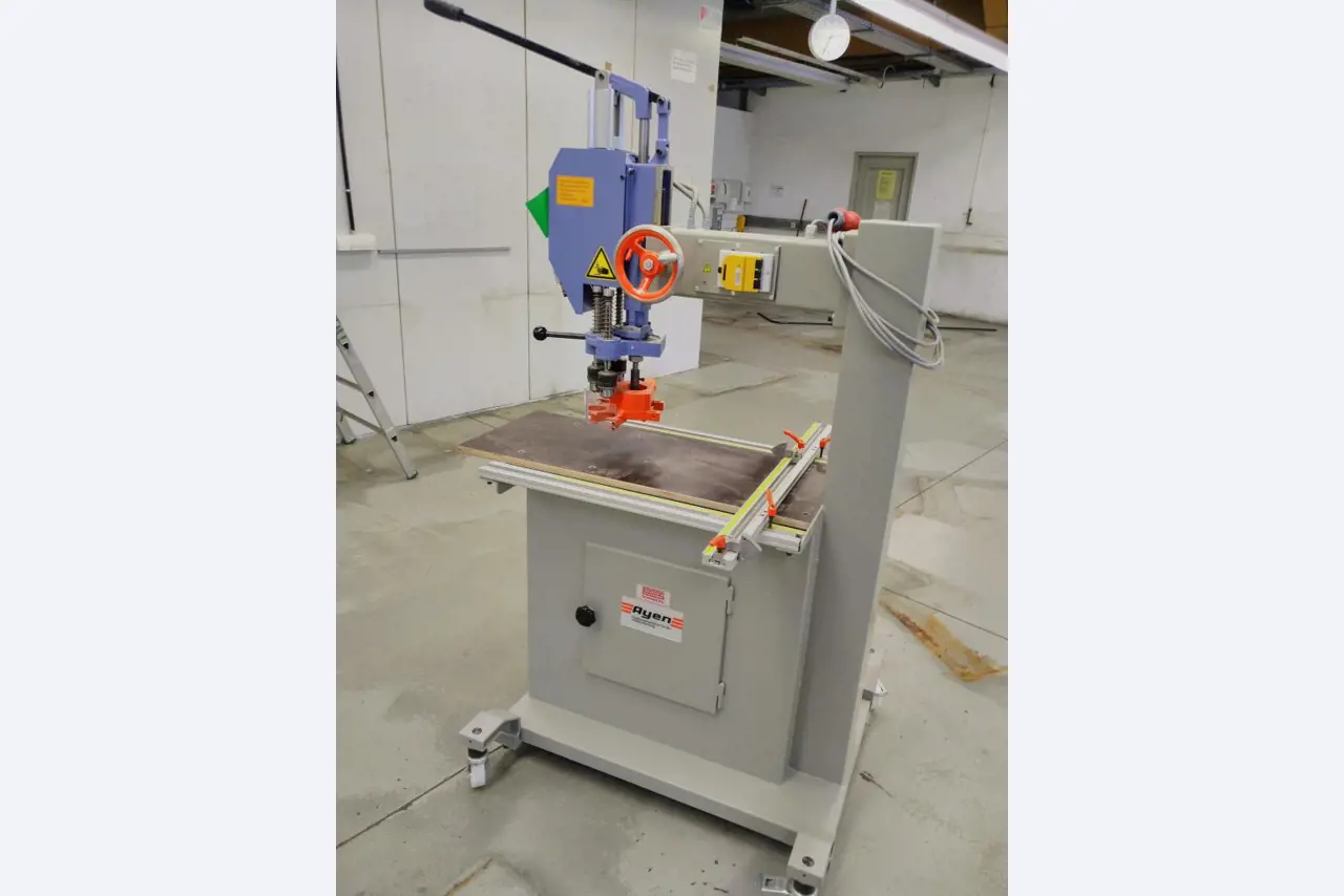 no longer required machinery / equipment from a training workshop-7