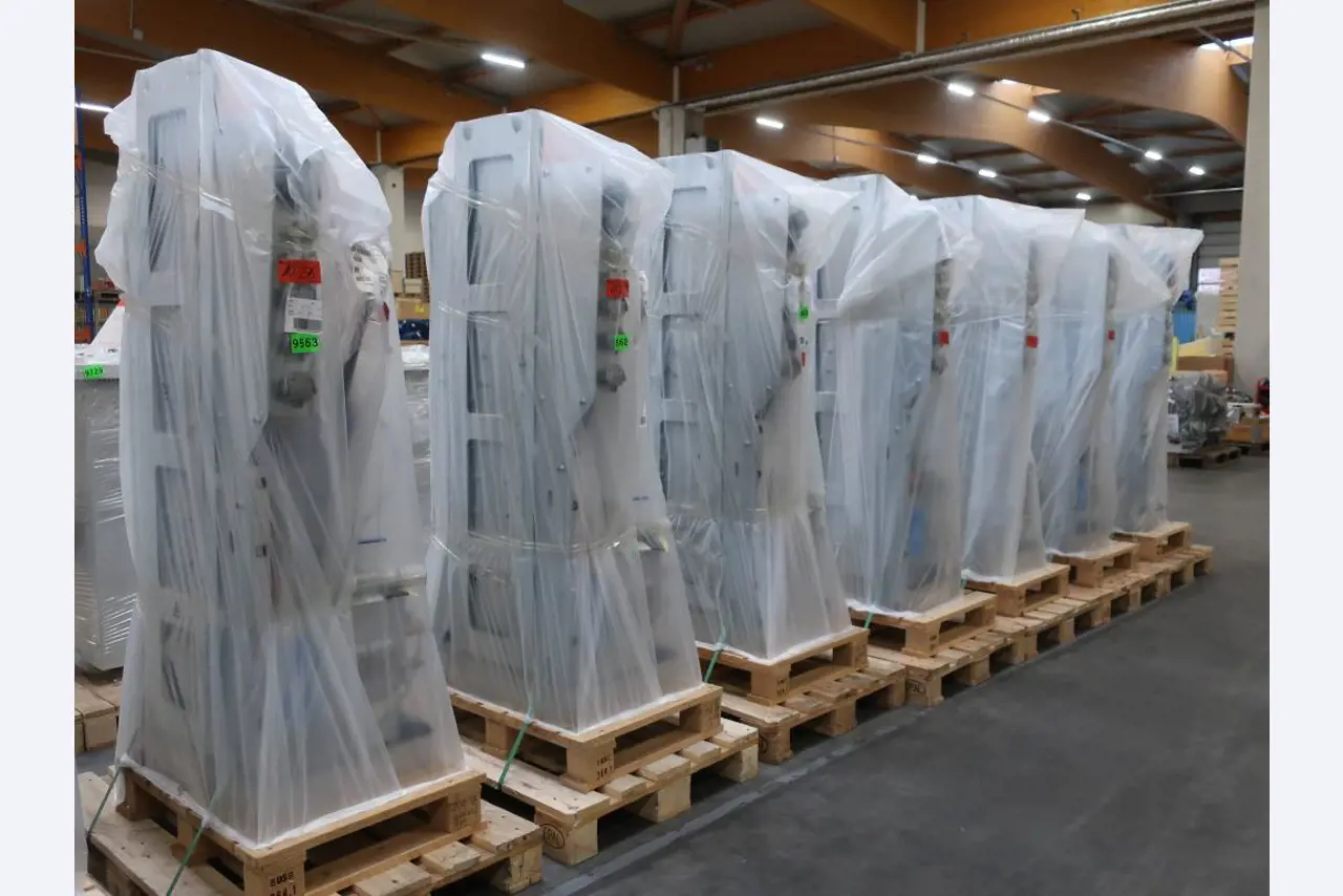 Sale of the no longer needed assets formerly used by an international manufacturer of wind turbines
-1