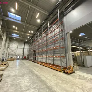 23 lfm. Pallet rack