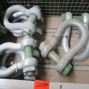 8 bow shackles  2x WLL 85 t, Green Pin, 6x WLL 55 t, Green Pin