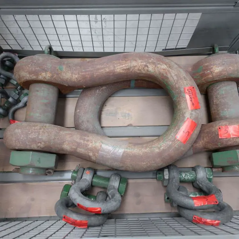 Mixed pallet shackle