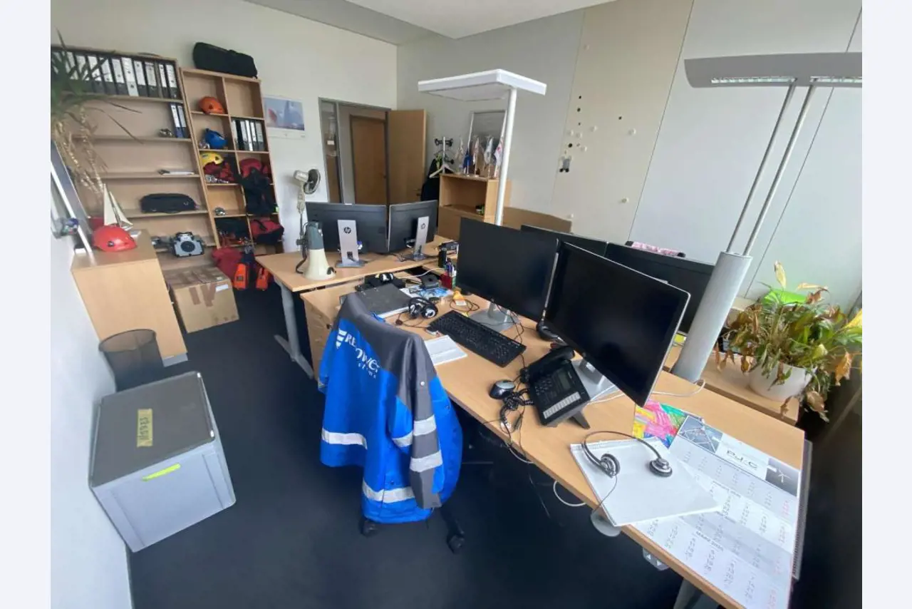 Sale of the no longer needed assets formerly used by an international manufacturer of wind turbines
-2