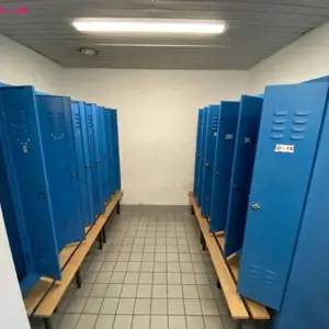 4 Changing lockers