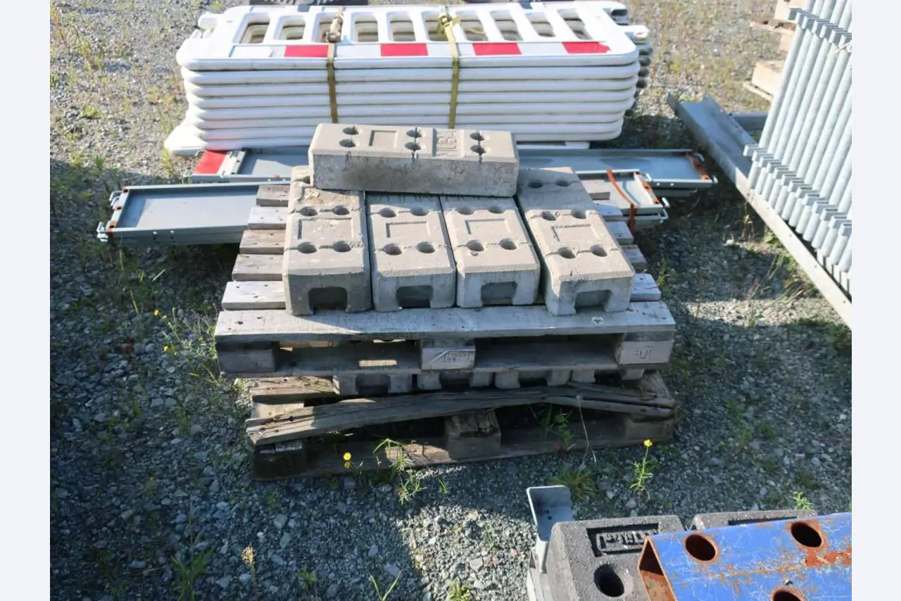 Commercialisation des actifs libérés par un fabricant international d'éoliennes
-12