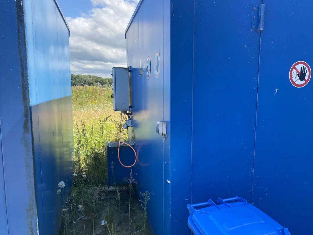 sea containers (10, 20, 40 ft.)<br> located at Bremerhaven (Germany)-2