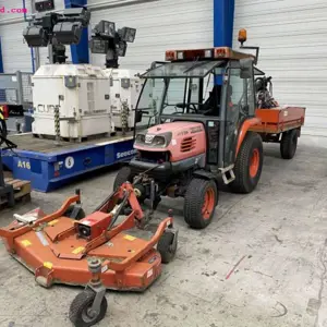 Komunální traktor Kubota STV36