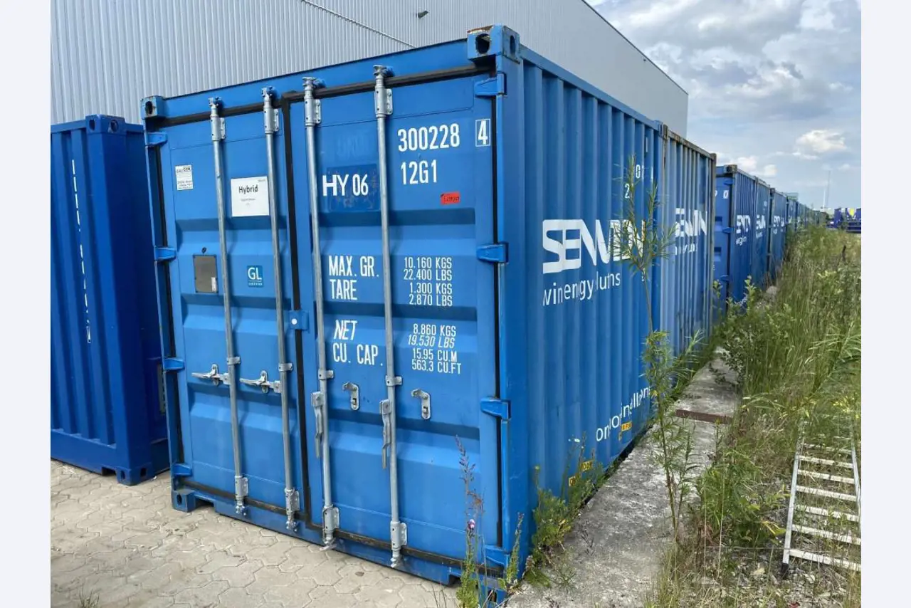 Námořní kontejnery (10, 20, 40 stop)<br> z lokality Bremerhaven-1