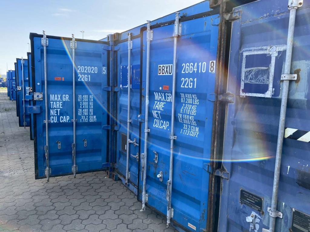 sea containers (10, 20, 40 ft.)<br> located at Bremerhaven (Germany)-1