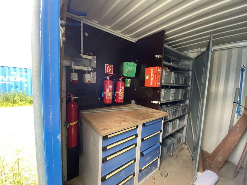 sea containers (10, 20, 40 ft.)<br> located at Bremerhaven (Germany)-3