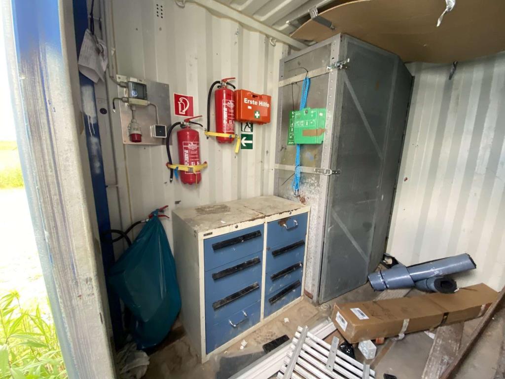 sea containers (10, 20, 40 ft.)<br> located at Bremerhaven (Germany)-3