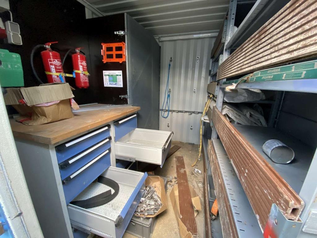 sea containers (10, 20, 40 ft.)<br> located at Bremerhaven (Germany)-2