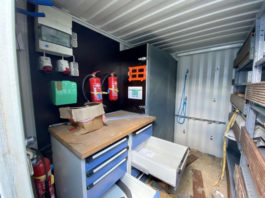 sea containers (10, 20, 40 ft.)<br> located at Bremerhaven (Germany)-3