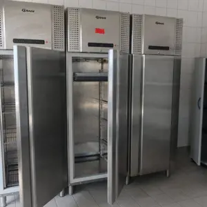 3 Commercial refrigerators Gram