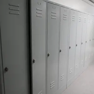 20 Changing lockers