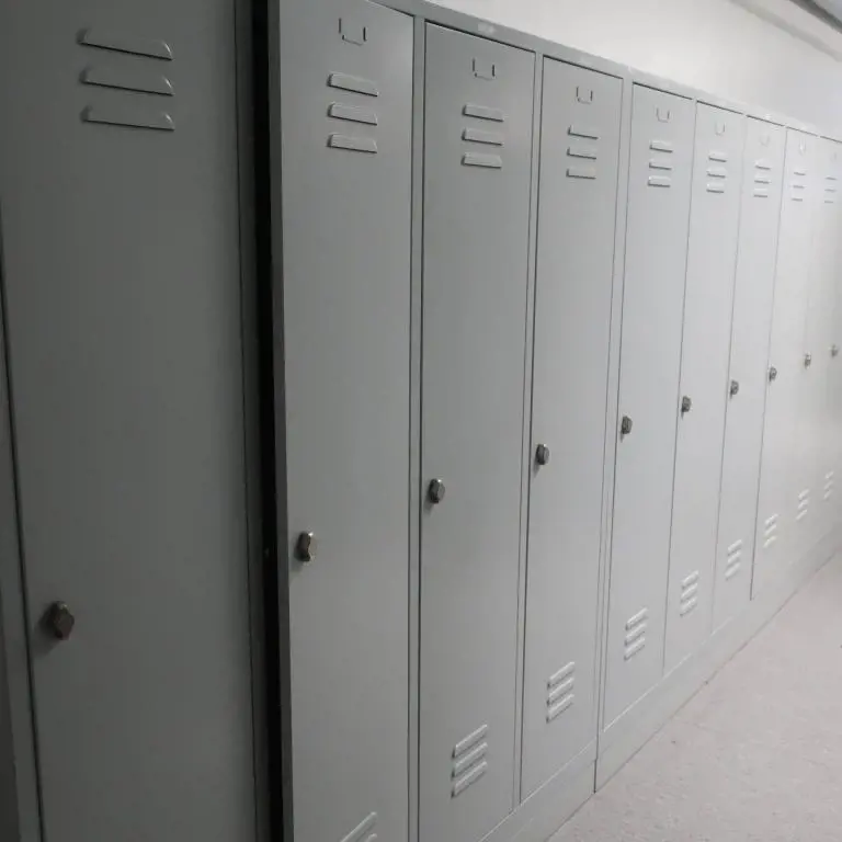 20 Changing lockers