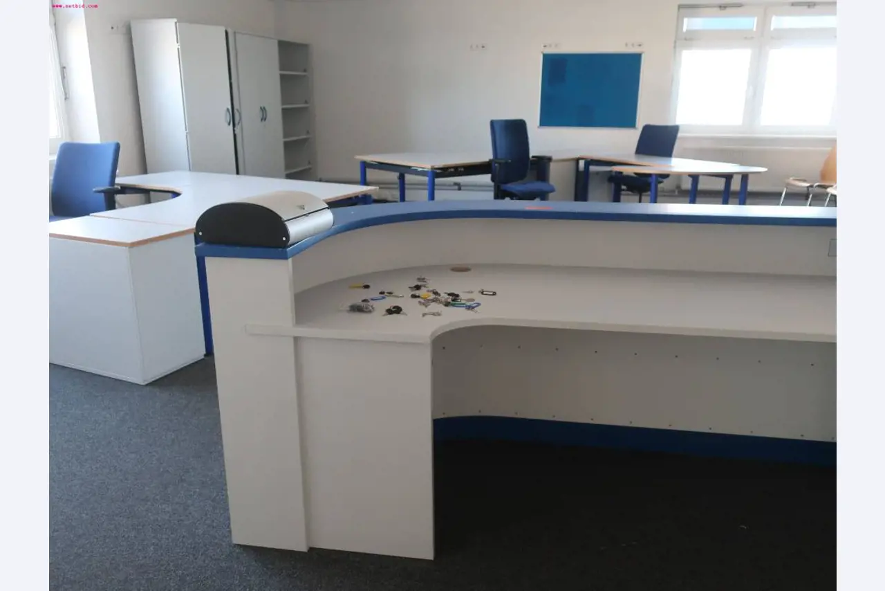 Sale of the no longer needed assets formerly used by an international manufacturer of wind turbines
-13