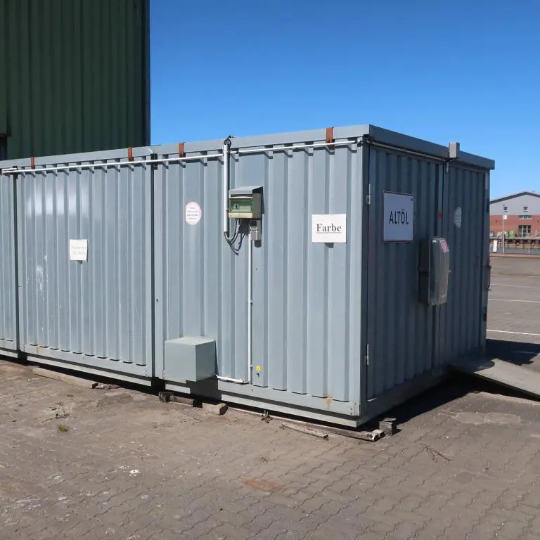 Dangerous goods storage container