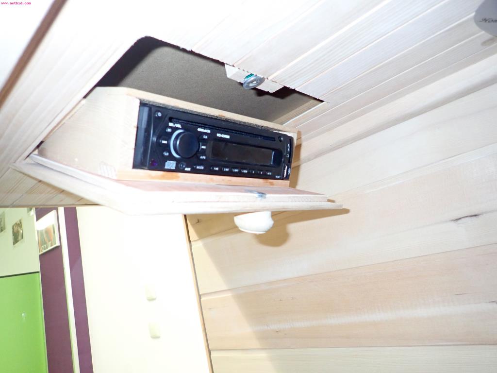 gepflegte Ausstattung eines Fitnessstudios <br>-4