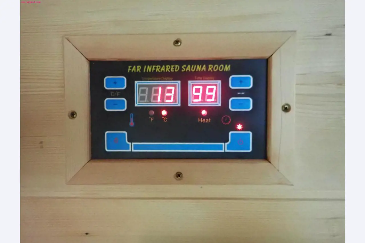 gepflegte Ausstattung eines Fitnessstudios <br>-3