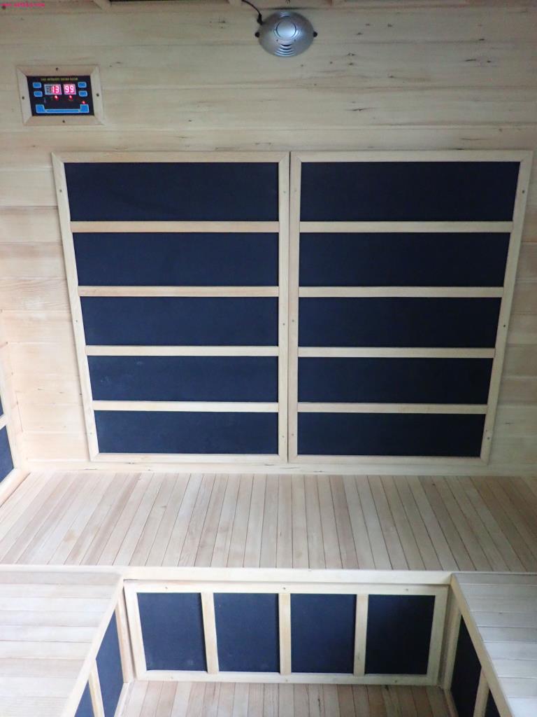 gepflegte Ausstattung eines Fitnessstudios <br>-6