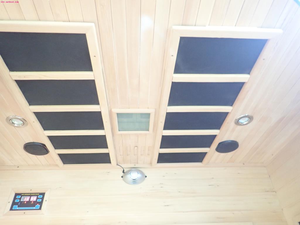 gepflegte Ausstattung eines Fitnessstudios <br>-7