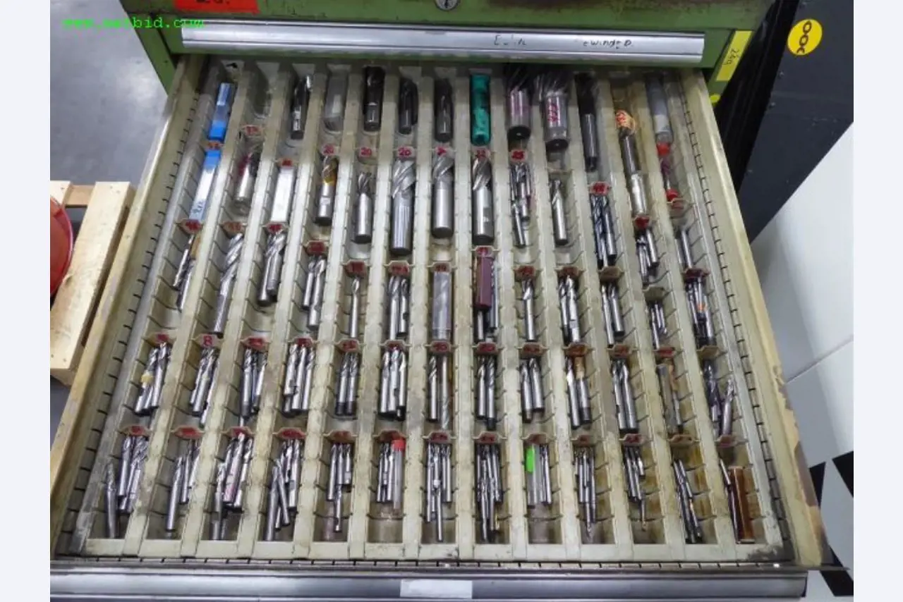 Maschinen zur Metallbearbeitung und Metallverarbeitung <br>-15