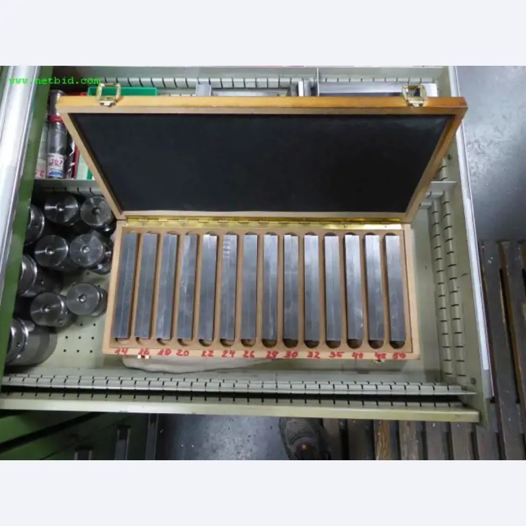 Maschinen zur Metallbearbeitung und Metallverarbeitung <br>-19