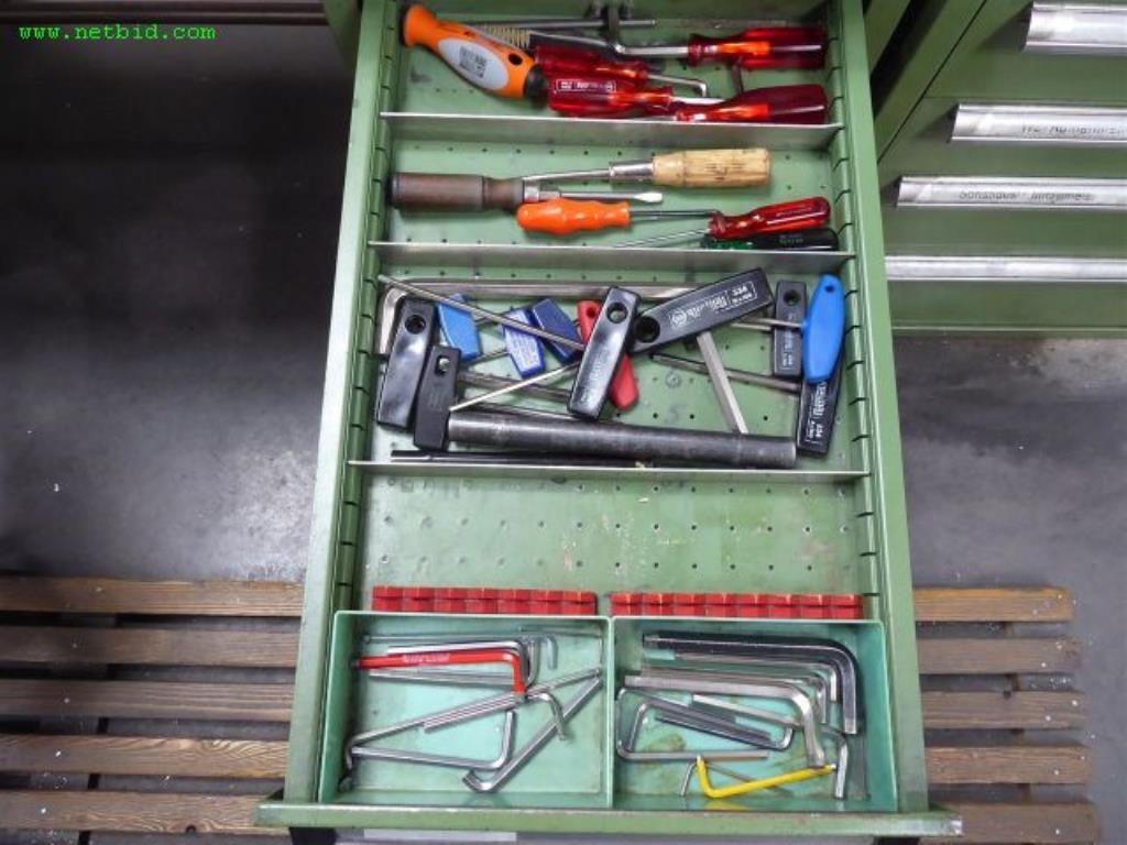 Machines pour le travail des métaux et la transformation des métaux <br>-8